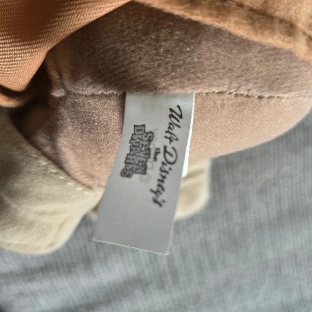 Disney Snow White Doc Plush Toy Stuffed Animal‎ Disney Store Collectible.